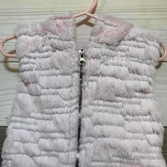 Little Lass ⚜️ Pink Hooded Furry Sequin Vest - Picture 3 of 5